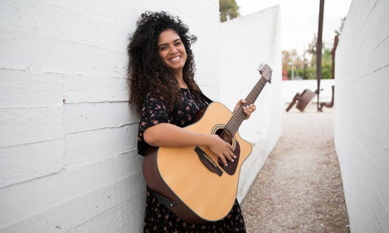 אל תפספסו: הזמרת הדתיה הדר זכריה בשיר חדש