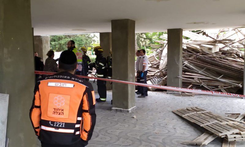 קריסת פיגום בחיפה: פועל שעבד במקום נהרג