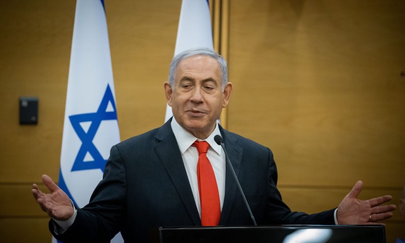 נתניהו תוקף: "בנט הוא ראש ממשלה חלש וסחיט"