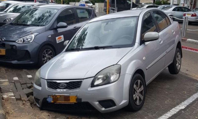 נזקי מזג האוויר| צפו: רכבים שקעו בחולון; כביש 90 נחסם