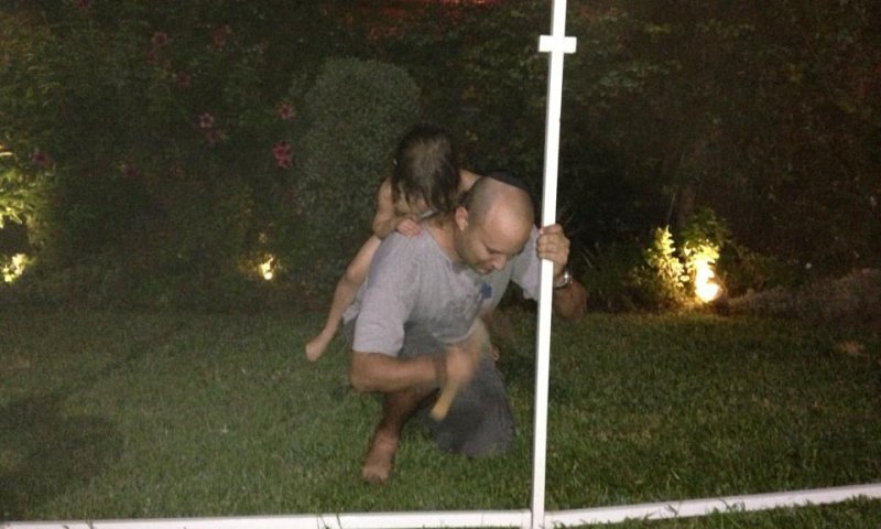 מוצאי יום כיפור: בבית היהודי כבר בונים את הסוכה