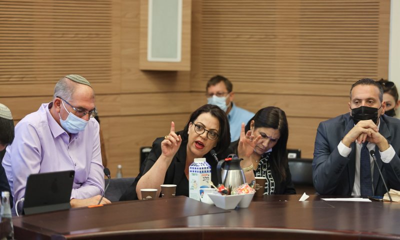 אחרי פרסום סרוגים: דרישה להבהרה על מימון השרים