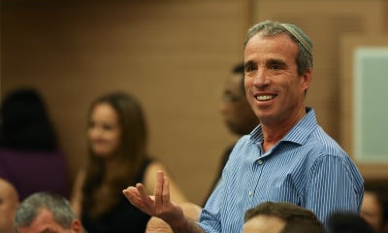 "לתלמיד ישיבה יש 76 ימי חופשה; לחייל 20"