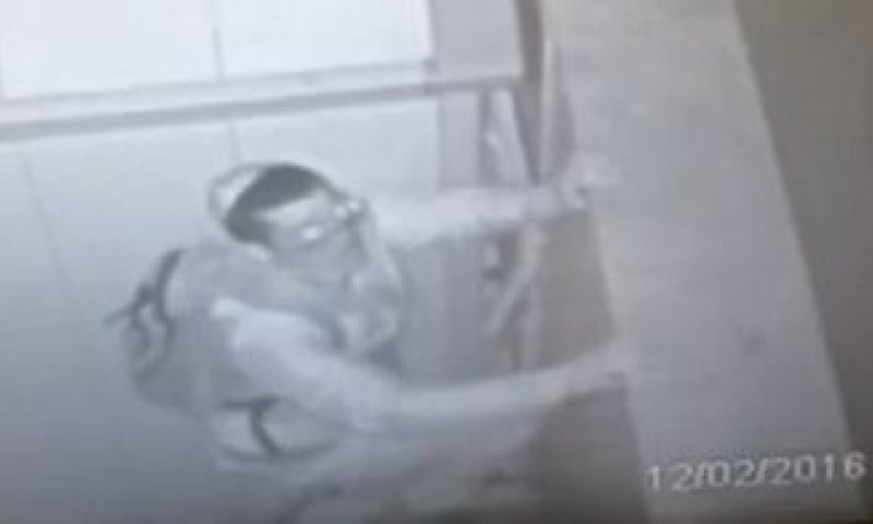 האם אתם מזהים את "הפורץ עם הכיפה"? צפו