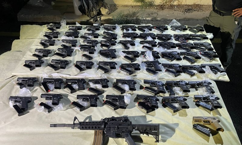 סוכלה הברחת ענק של עשרות כלי נשק בגבול ירדן