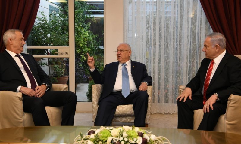 נסיון אחרון: גנץ ונתניהו נפגשים בארבע עיניים