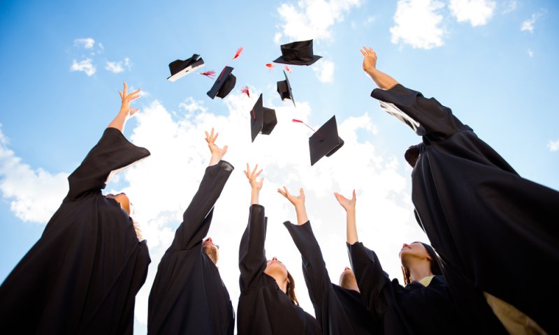 צפו: למה סטודנטים יהודים מתגאים בלבוש של נזירים?