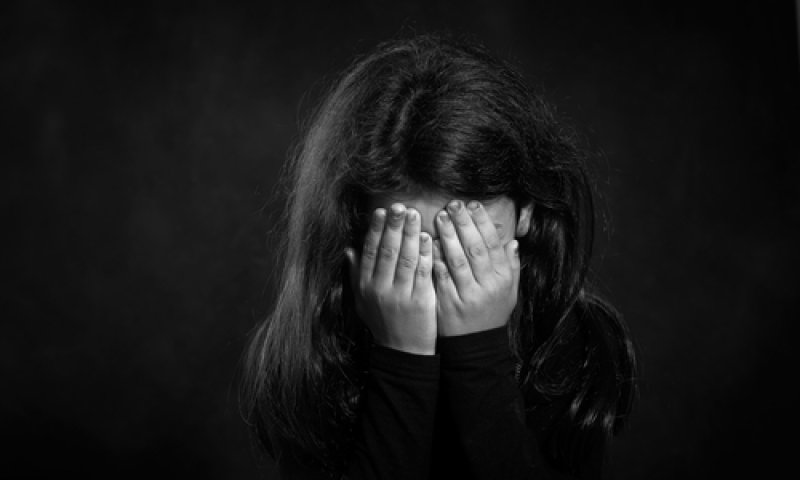 חשד להתעללות בלוד: בת 5 נמצאה קשורה במקלחת