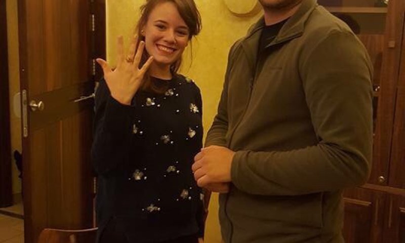 מרגש: הניצול חזר למקום הפיגוע והציע נישואין; צפו