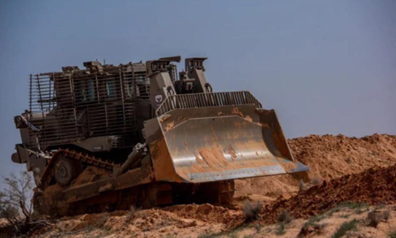 הפיתוח החדש של צה"ל &ndash; דחפור על שלט