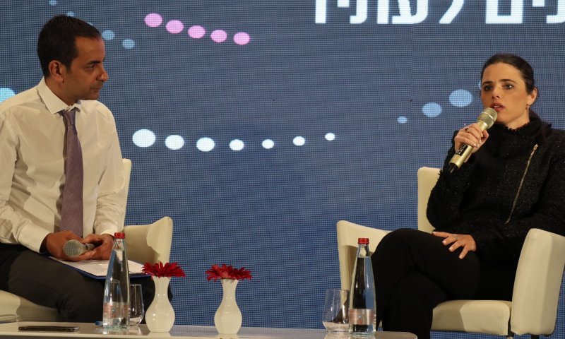 שקד על גנץ:  "תפקיד רה"מ זה לא שעשוע"