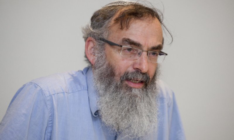 הרב סתיו: "לא היה חסר הרבה שישימו פרס על ראשי"