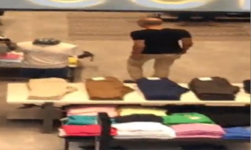 צפו: זה מה שאולמרט עשה מיד לאחר שחרורו מהכלא