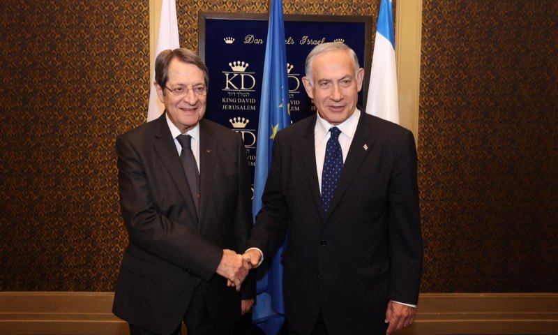 חוזר לעבודה: נתניהו נפגש לראשונה עם מנהיג&nbsp;זר