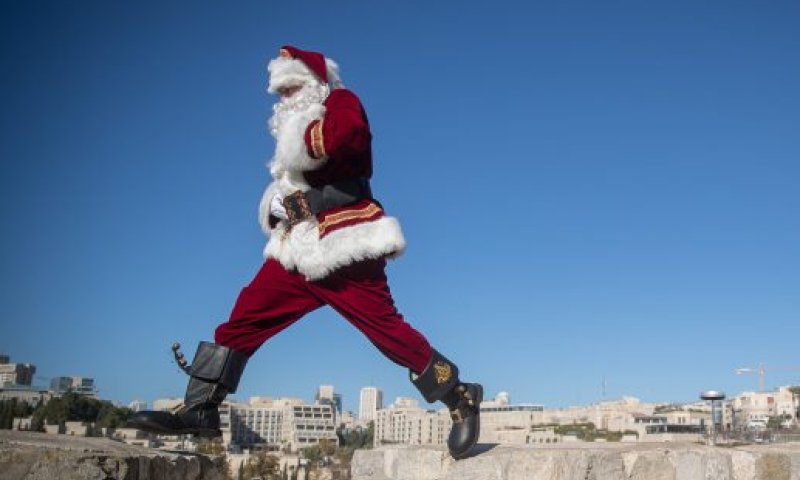 אל תצאו לחגוג: יש לנו מספיק חגים משלנו
