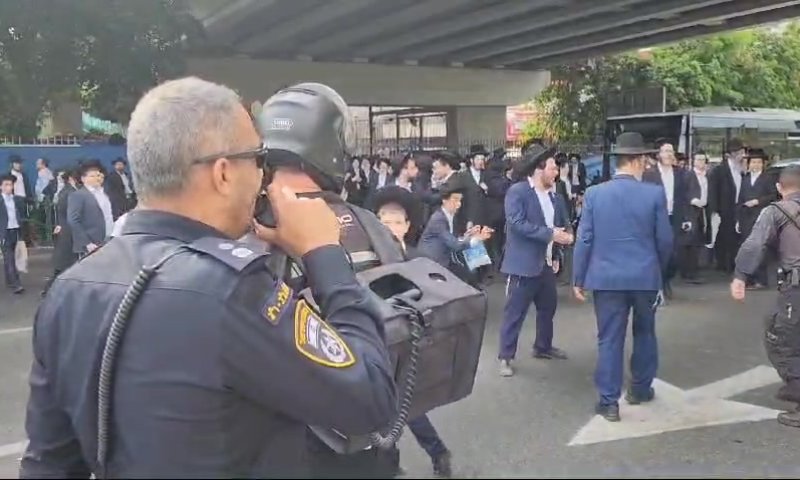 הפגנות נגד הגיוס בבני ברק; כביש 4 נחסם לתנועה