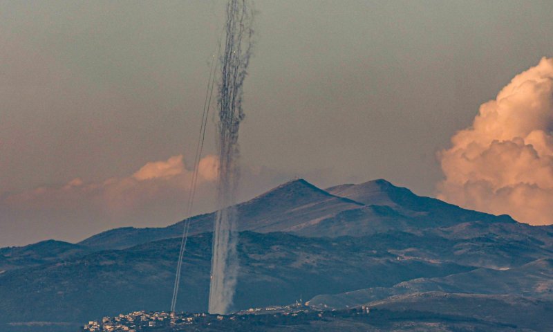 פעם שלישית ביממה: צה"ל תקף עמדות של חיזבאללה