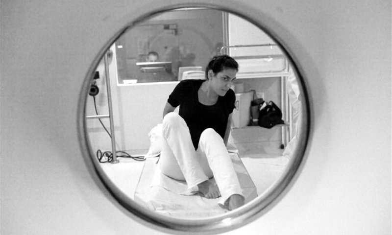 צלם עיתונות מתעד את המאבק לחיים של חולת סרטן