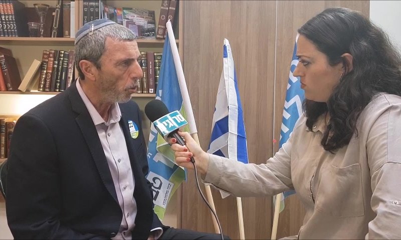 הרב רפי פרץ לסרוגים: "כדי לנצח לא צריך ליכוד גדול"