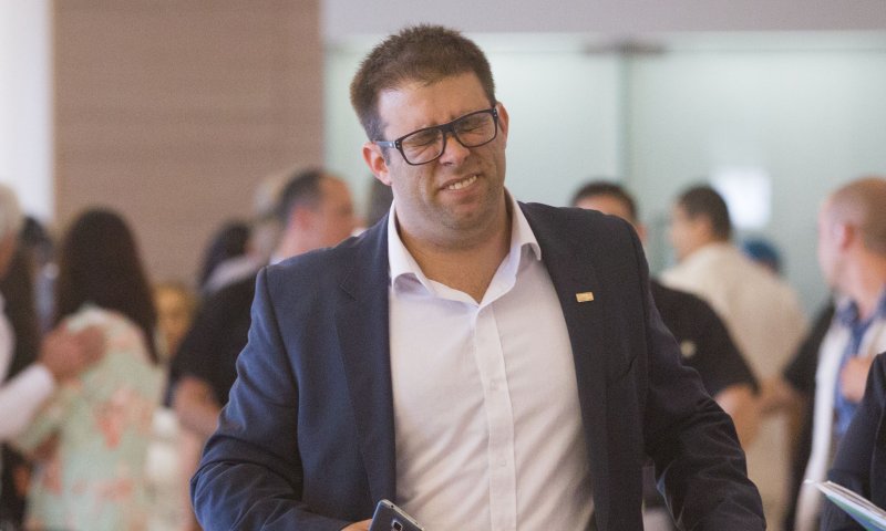 לא אמסור לידיו של אורן חזן ניהול ישיבת כנסת