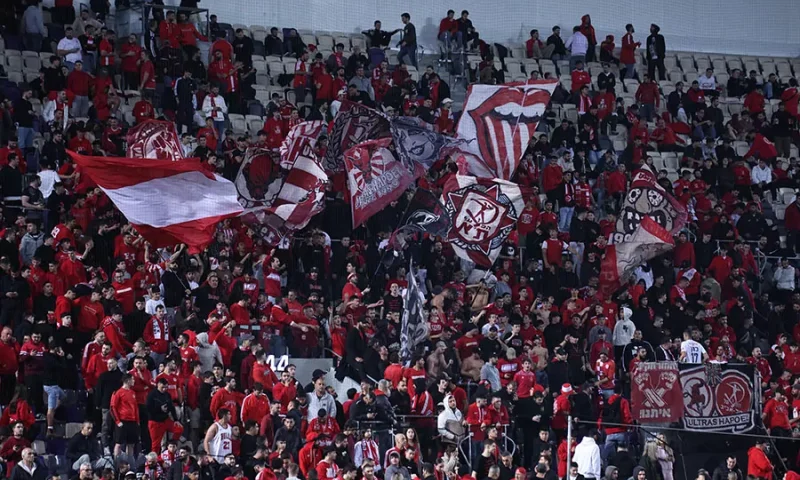 קטטה אלימה בין אוהדי בית"ר לאוהדי הפועל: 11 נעצרו. צפו