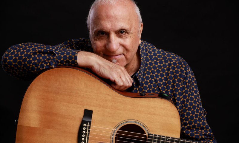 אחרי הפסקה ארוכה: אגדת המוזיקה מיקי גבריאלוב באלבום חדש