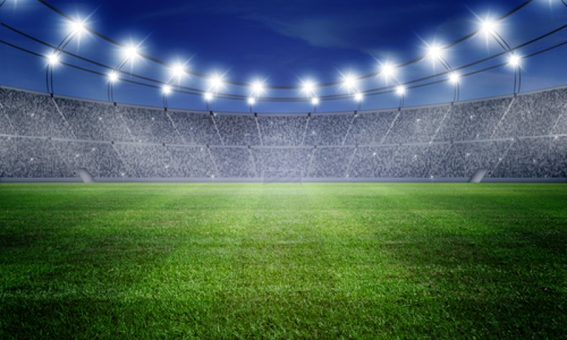 חייו של אדם לא מתחלקים בין בית המדרש למגרש הכדורגל