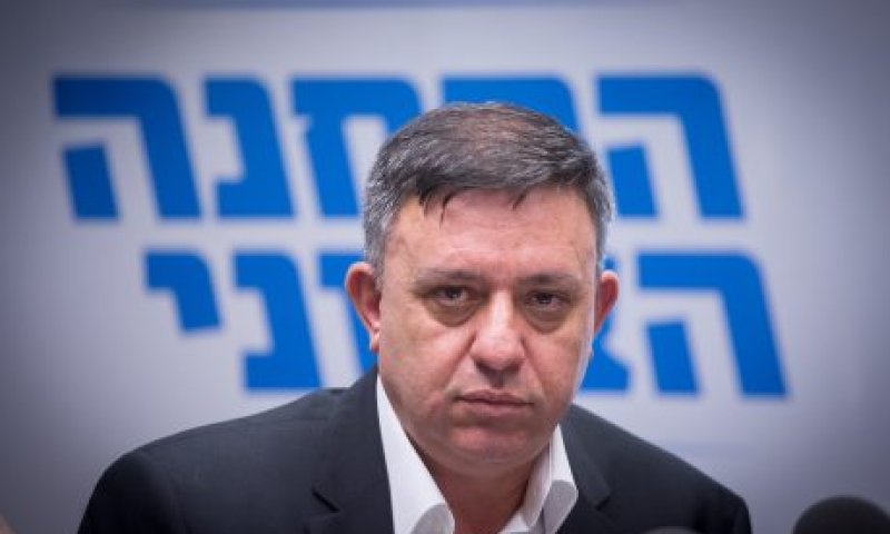 גבאי מפנטז: "נביא 30 מנדטים"