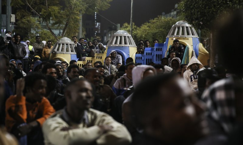 בג"צ: כליאת המסתננים ל-20 חודשים לא מידתית