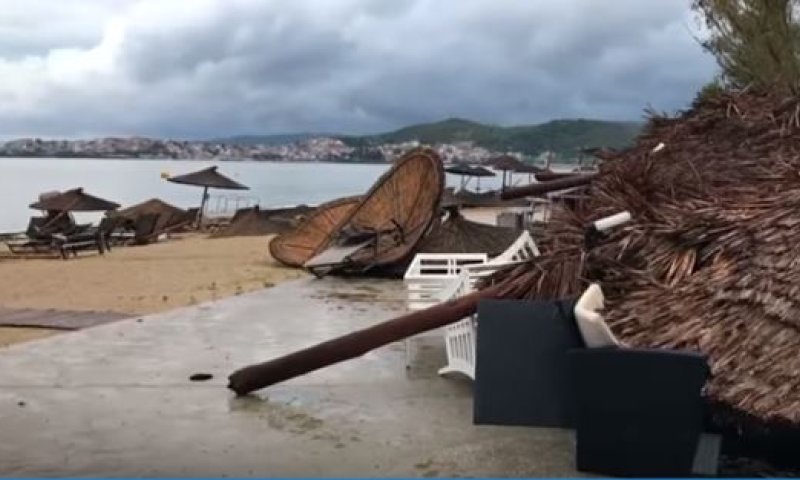 סופה קיצונית ביוון: שישה תיירים נהרגו, מאות נפצעו