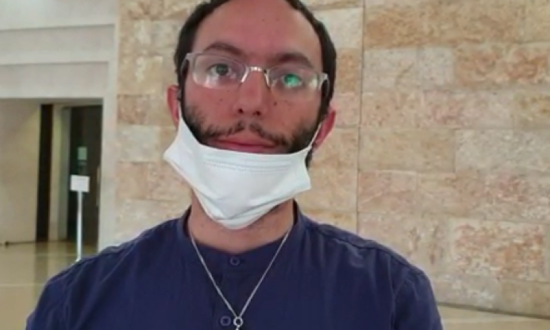 "את משפחות השכול סוגרים ומאפשרים עסקים והפגנות"