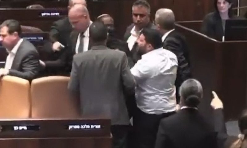 מהומה וצרחות בכנסת: 'נמשיך להרוג מחבלים'. צפו