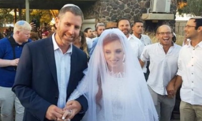 רננה מאיר, בתה של דפנה מאיר, התחתנה