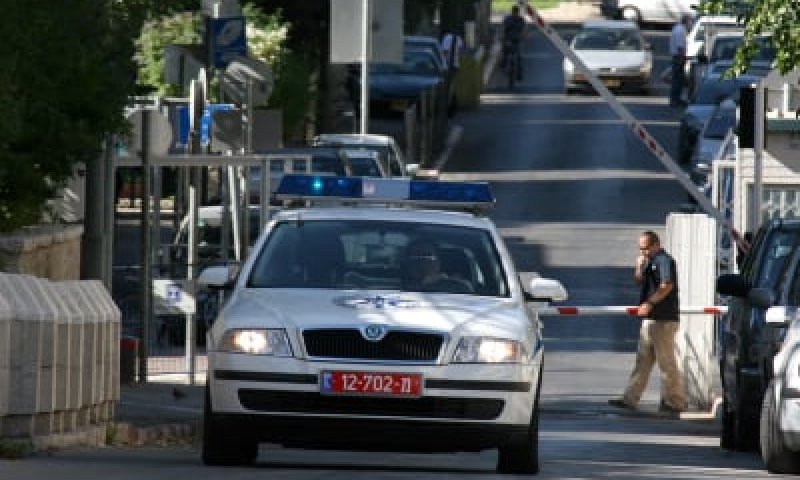 "חקירת רבנים במגרש חניה נועדה לצרכי איום בלבד"