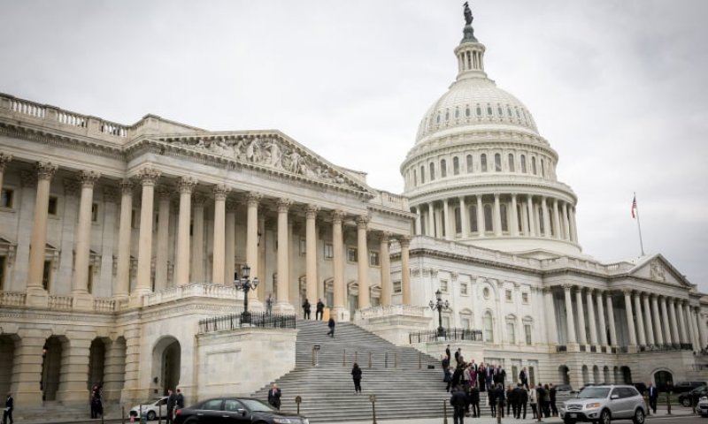 וושינגטון: הצית את מכוניתו וירה לכל עבר ליד הקפיטול