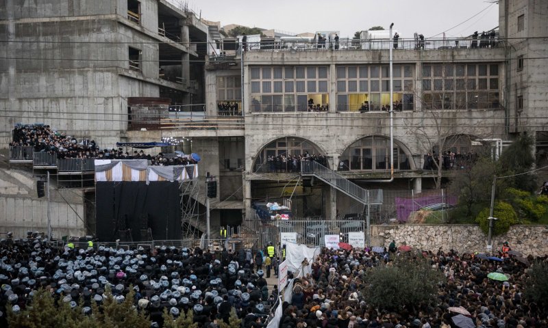 מה קורה בחסידות גור? מחירו של משטור חברתי ורעיוני