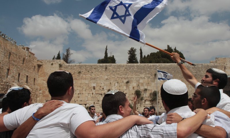 הרבנים הספרדים: אין ויכוח &ndash; אומרים הלל ביום העצמאות