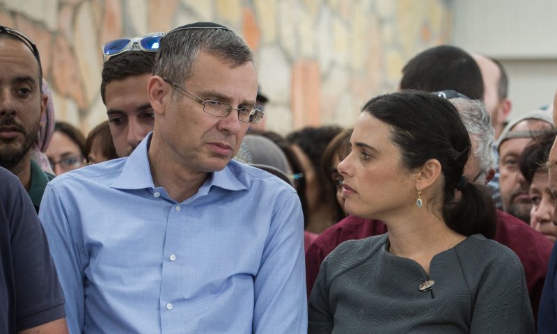 התרגיל של לוין ושקד: יתמכו בהצעת חוק דומה ויעקפו את בג"ץ