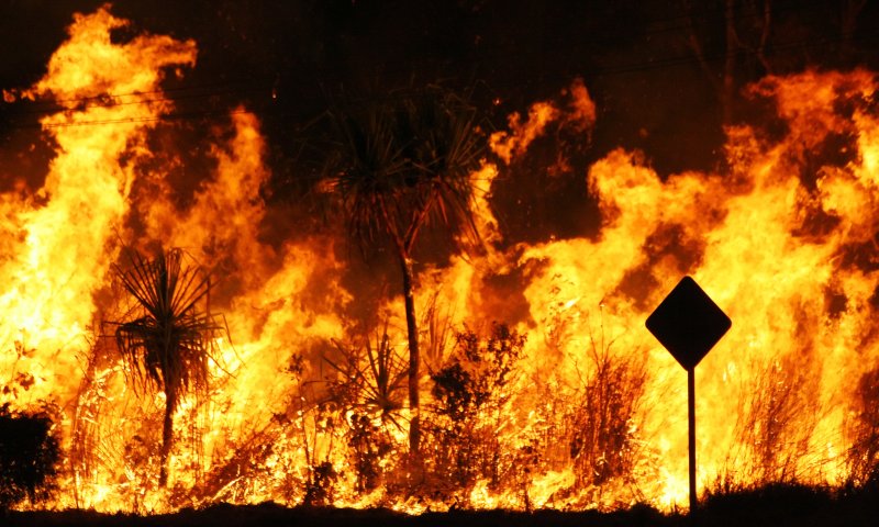 אוסטרליה בלהבות: אלפי לכודים, 17 נעדרים