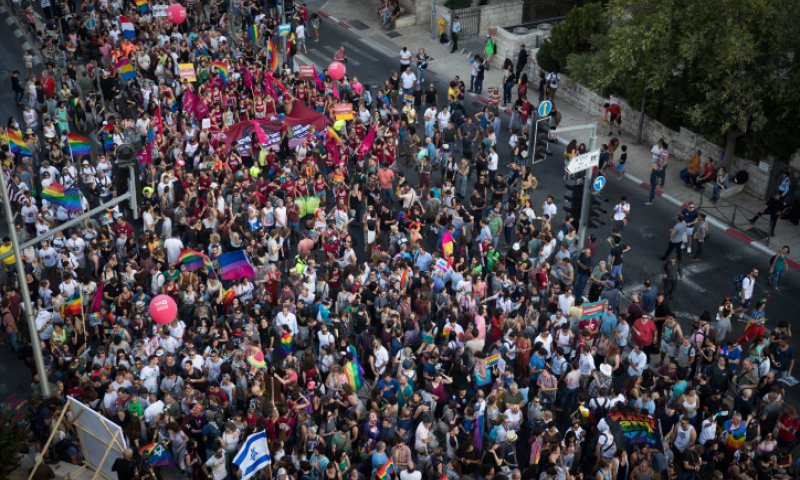 אני מוחה נגד הלהט"בים בגלל שאני אוהב אותם