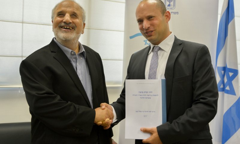 "קבוצה קטנה מנסה לנסח את מורשת ספרד מחדש"