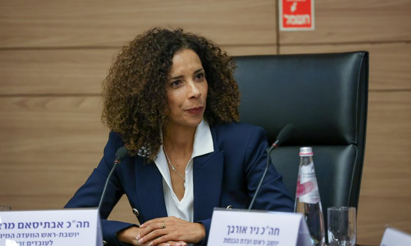 "שפת הוועדה &ndash; נקבה": ח"כ מראענה בהחלטה ראשונה