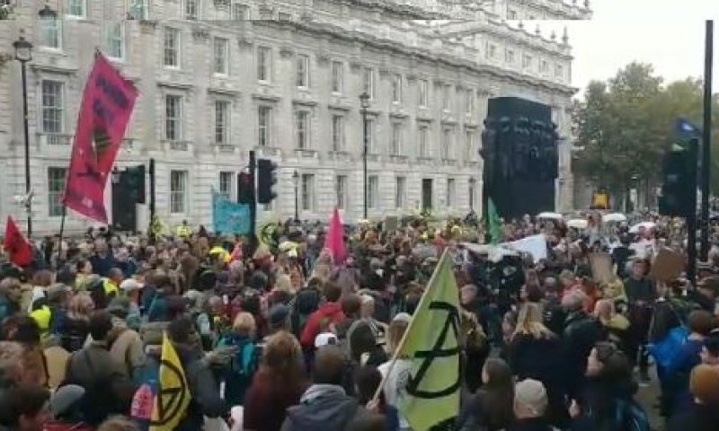 פעילי "מרד ההכחדה" בהפגנות נרחבות באירופה