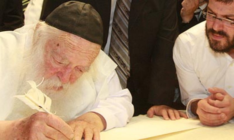 החרדים מגיבים לסרוגים: הרב קנייבסקי לא תומך ברב אליהו