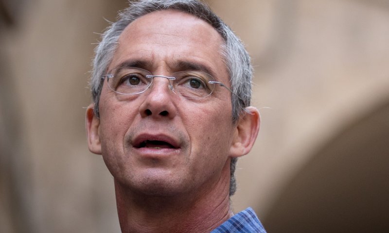 בנו של הוגה ההתנתקות: "בנט מכר הכל בשביל ג'וב"