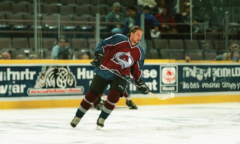 חלוץ ההוקי קרח שנלחם בפציעות בדרך לגדולה