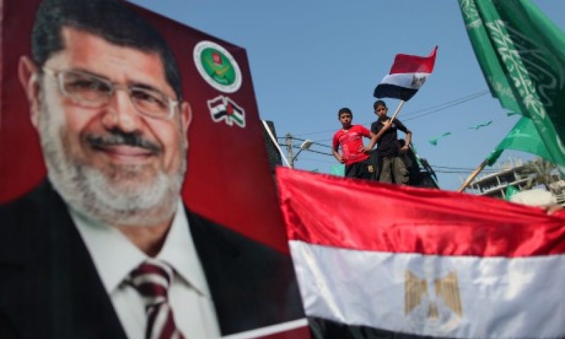 דיווח במצרים: מוחמד מורסי מת בבית המשפט