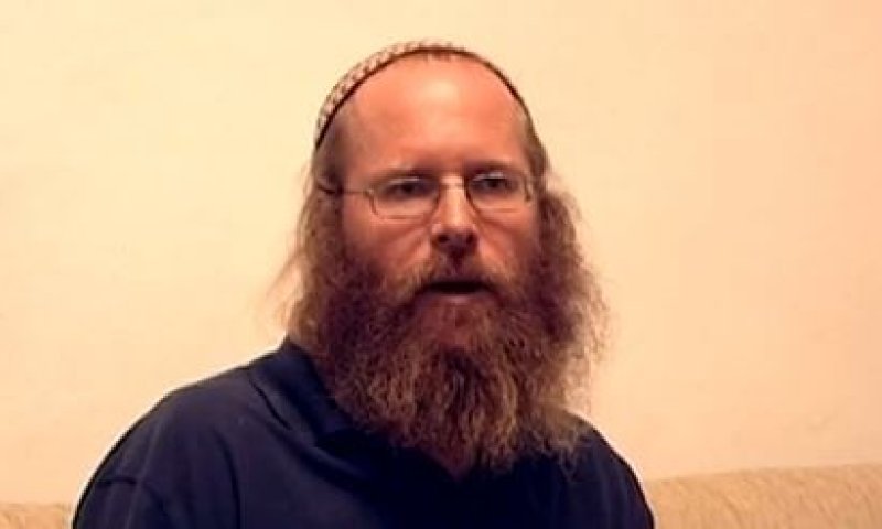 בעז אלברט נשאר בכלא: החברים באו לעודד