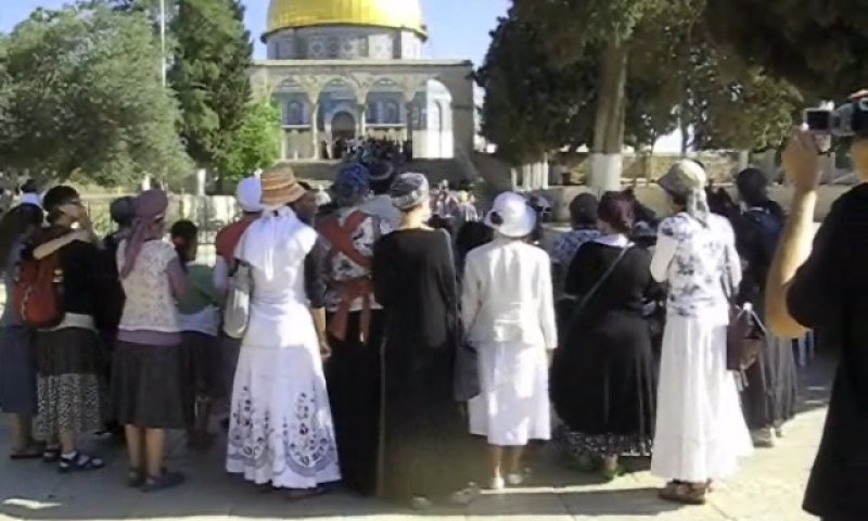 המשטרה עצרה שתי בנות שסובבו בשערי הר הבית