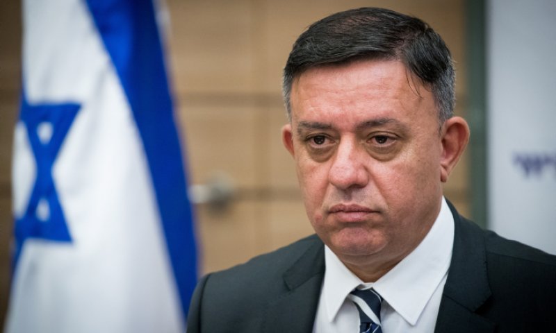 "אם לפיד יקבל יותר מנדטים אסכים להיות מספר 2"